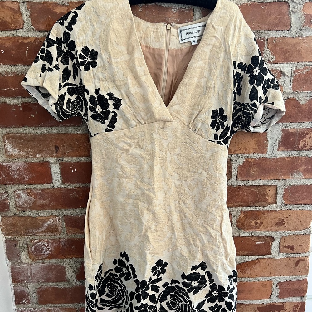 Anne lore dress